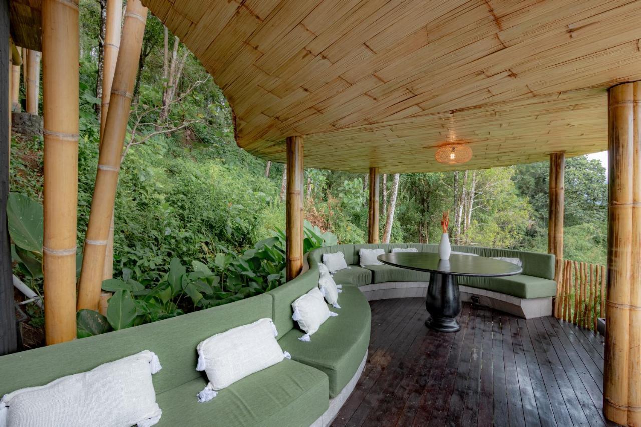 3 BDR - LUXURY CLIFFSIDE BAMBOO VILLA ::: BUNGBUNGAN, INDONESIA :::  VERGLEICHEN SIE HOTELPREISE