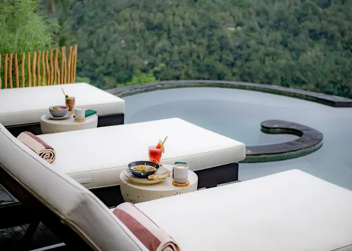 3 Bdr - Luxury Cliffside Bamboo Bungbungan