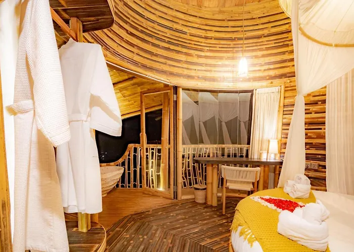 3 Bdr - Luxury Cliffside Bamboo