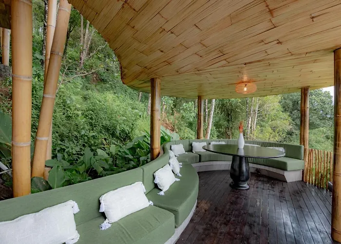 3 Bdr - Luxury Cliffside Bamboo Villa Bungbungan
