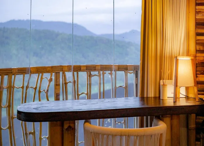3 Bdr - Luxury Cliffside Bamboo Villa Bungbungan