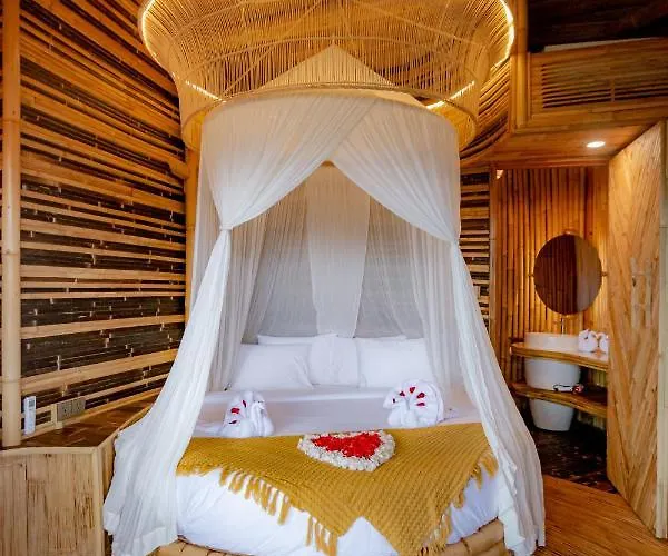 Villa 3 Bdr - Luxury Cliffside Bamboo Bungbungan