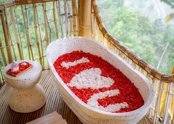 3 Bdr - Luxury Cliffside Bamboo Bungbungan