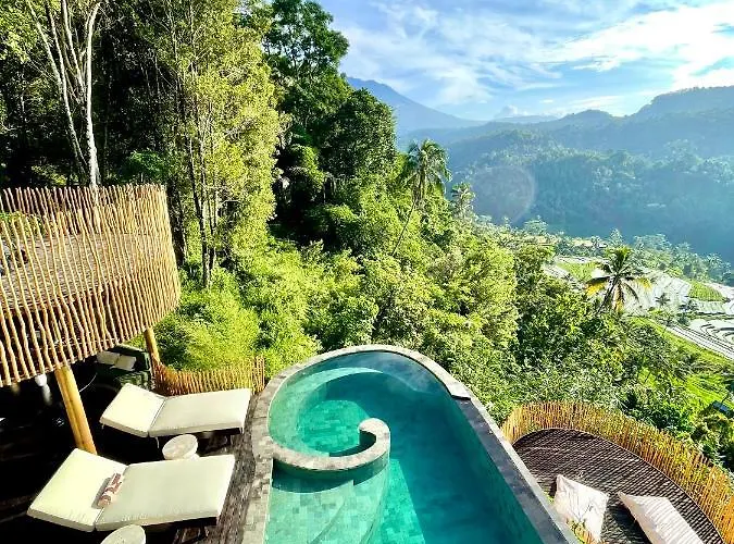 3 Bdr - Luxury Cliffside Bamboo Villa *