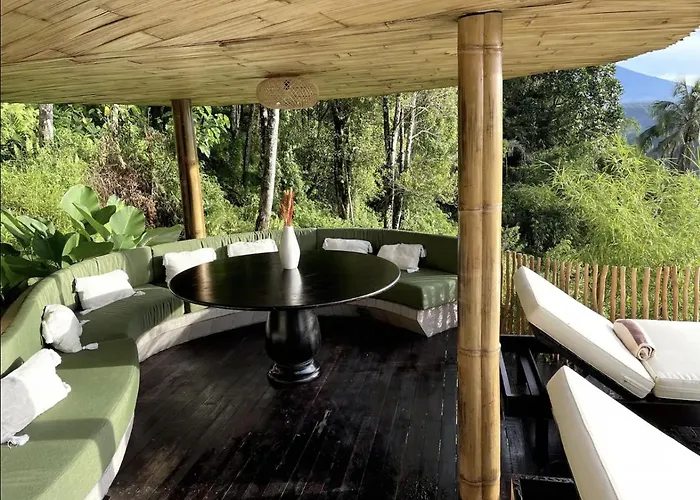 3 Bdr - Luxury Cliffside Bamboo Villa Bungbungan