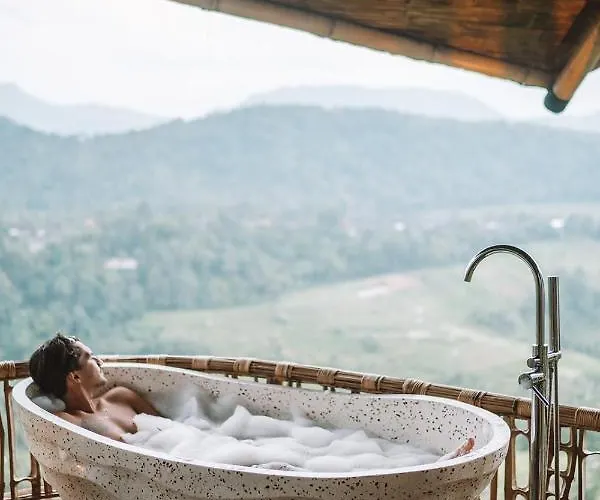 3 Bdr - Luxury Cliffside Bamboo Villa *