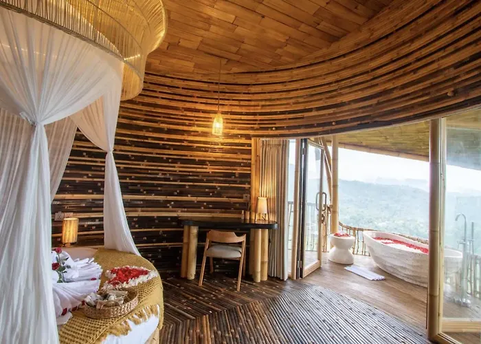 Villa 3 Bdr - Luxury Cliffside Bamboo *