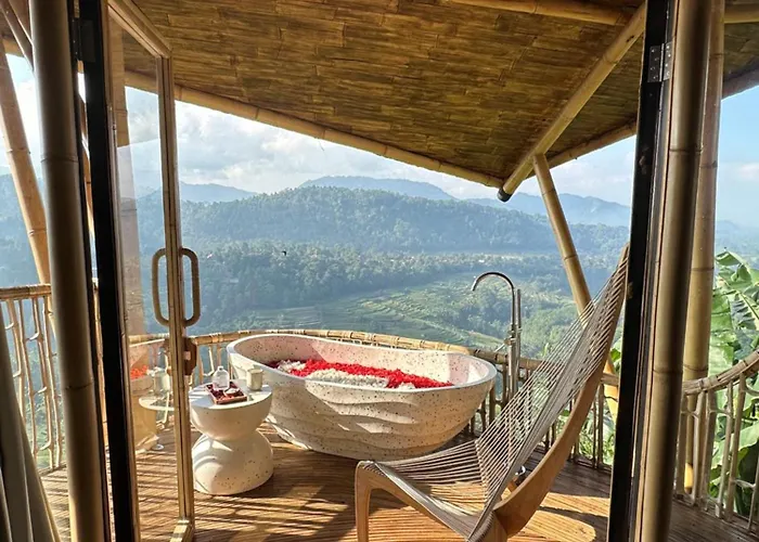 3 Bdr - Luxury Cliffside Bamboo Villa