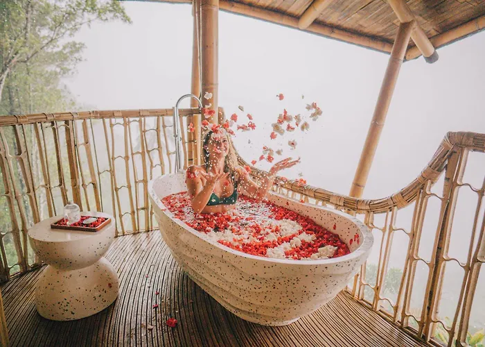 3 Bdr - Luxury Cliffside Bamboo * Bungbungan