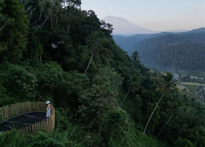 3 Bdr - Luxury Cliffside Bamboo Villa Bungbungan