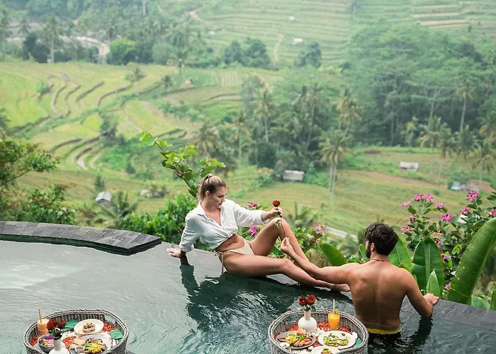 3 Bdr - Luxury Cliffside Bamboo Villa *